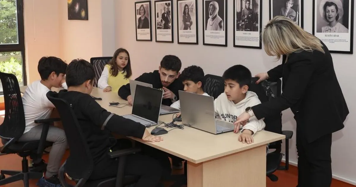 Mersin’de çocuklar hem düşünüyor hem üretiyor