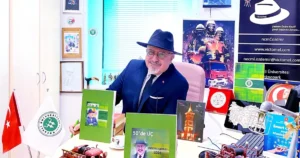 Köşe yazılarında kullandığı ismle tanınan Necmi Cemal (Necmi Özdemir), “50’de