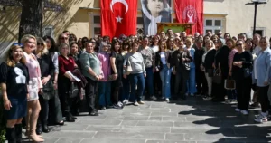Bornova Kent Konseyi, okul aile birlikleri yönetimleriyle Dramalılar Köşkü’nde bir
