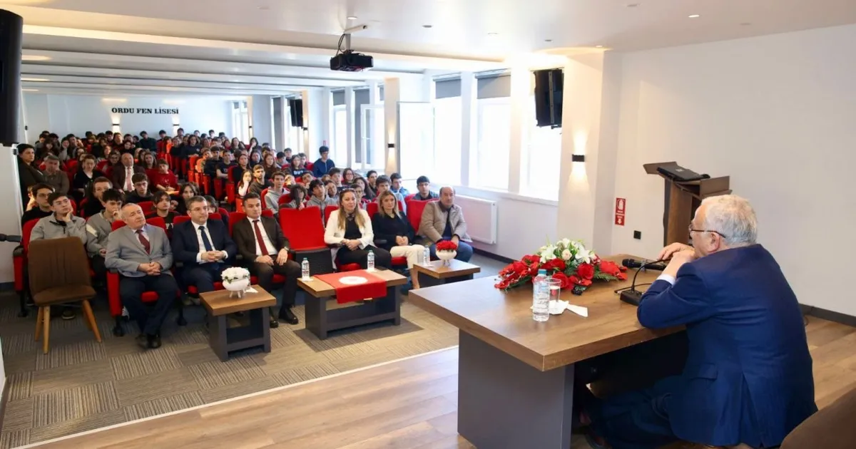 Ordu’da Başkan Güler’den Fen Lisesi’nde kariyer söyleşisi