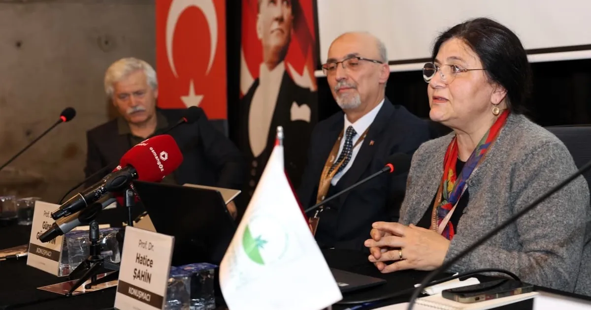 Osmangazi’de “Bursa’nın Yedi Yüzü” sempozyumu başladı