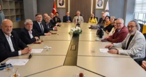 İzmir Demokrasi Üniversitesi Rektörü Prof. Dr. Selim Karahasanoğlu, İzmir Ege