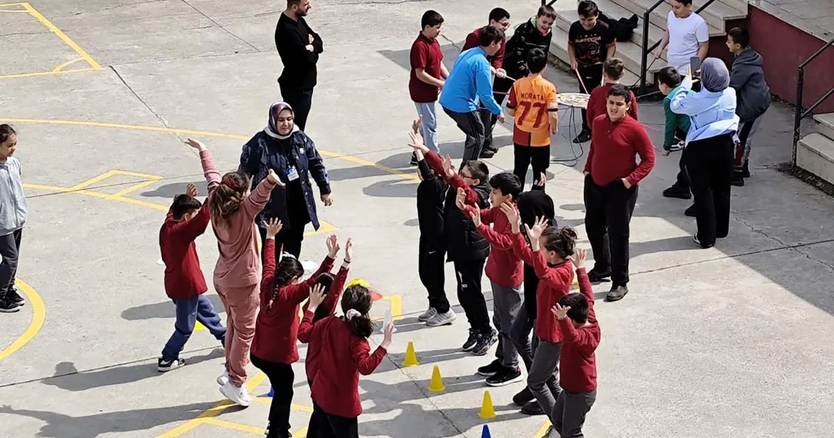 Sakarya’da “Tabletleri Kapat” projesiyle çocuklara çevrimdışı yaşam bilinci