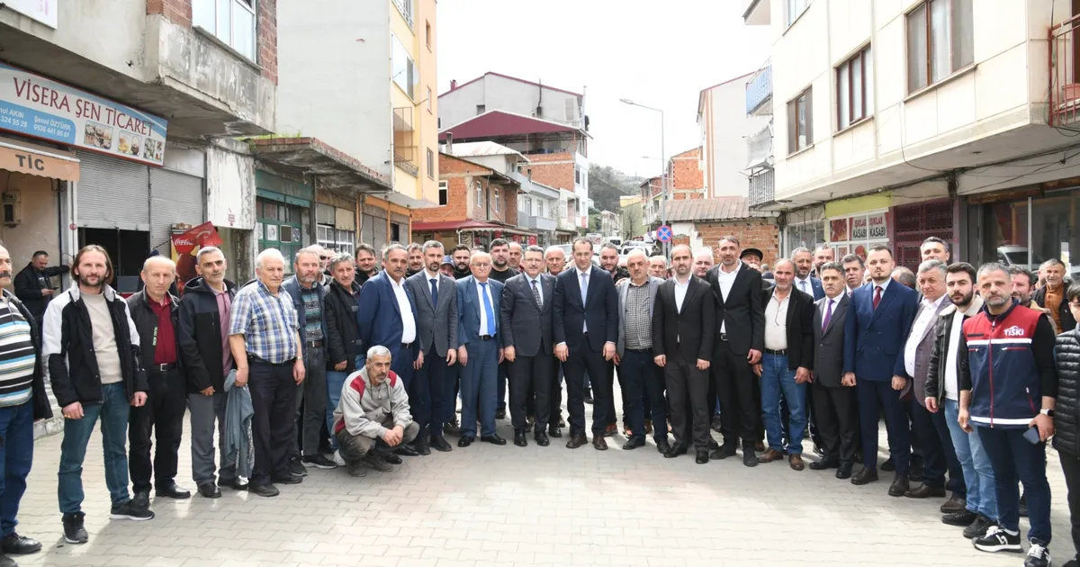 Trabzon Büyükşehir Belediye Başkanı Ahmet Metin Genç, Akçaabat'ın Işıklar Mahallesi’nde