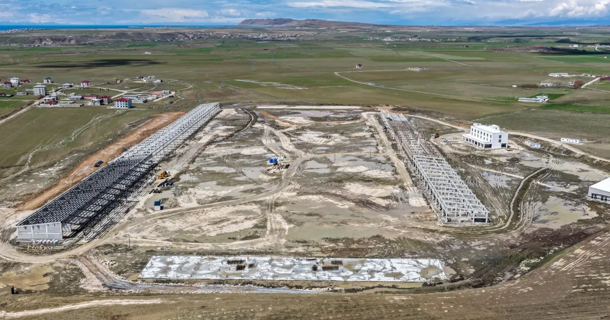 Van sebze haline kavuşuyor