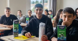 Yıldırım Belediyesi’nin, çevreye ve insan sağlığına zararlı olan plastik şişelerin