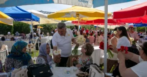 Güzelbahçe Belediyesi tarafından Anneler Günü kapsamında Yelki Düğün Salonu’nda düzenlenen