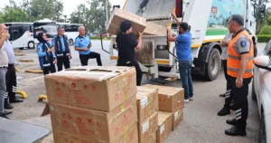 Antalya Büyükşehir Belediyesi zabıta ekipleri ve otogar güvenlik görevlilerinin dikkati