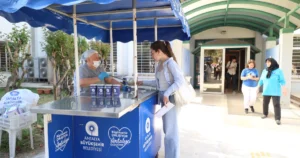 Antalya Büyükşehir Belediyesi, final sınavları başlayan Akdeniz Üniversitesi öğrencilerine sıcak