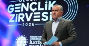 Gençlik ve Spor Bakanı Osman Aşkın Bak, dijital dünyanın gençler