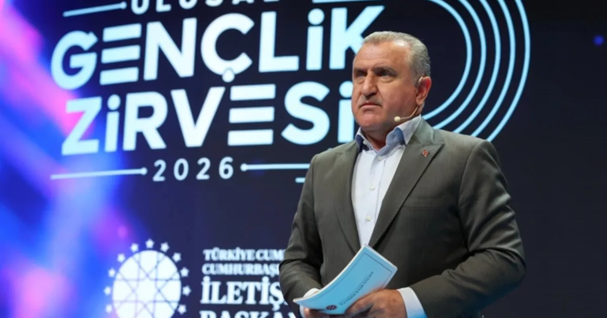Gençlik ve Spor Bakanı Osman Aşkın Bak, dijital dünyanın gençler