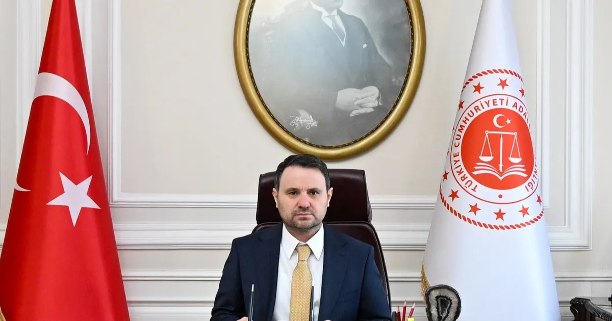 Bakan Gürlek’ten şehit polisler için taziye