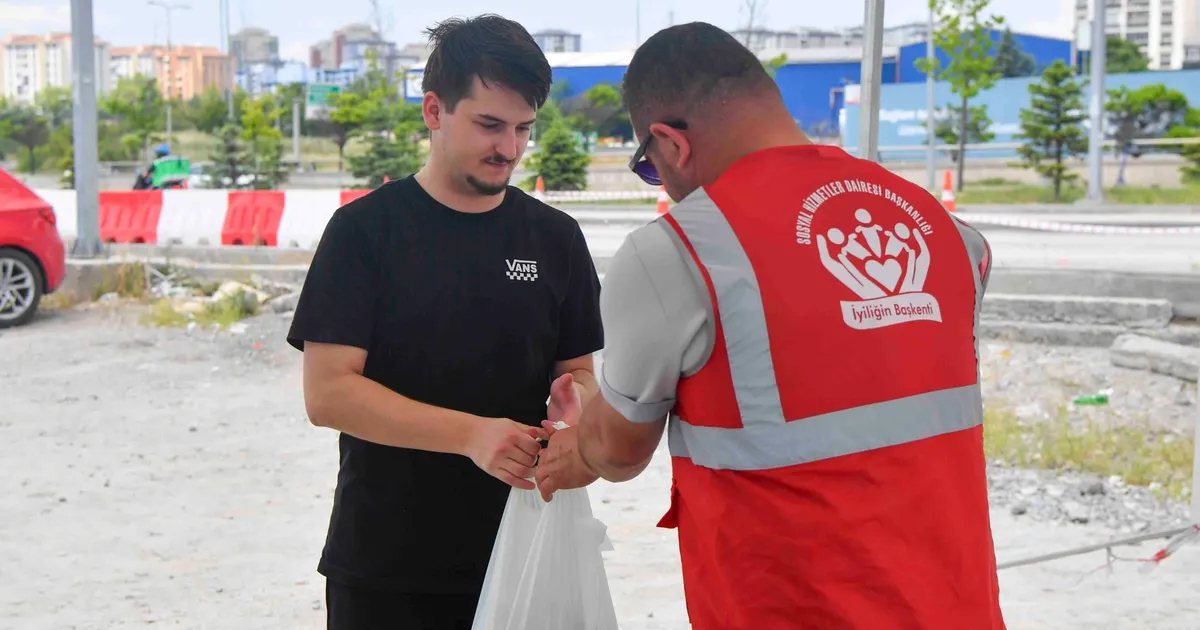 Başkent’te bayram dayanışması sürüyor