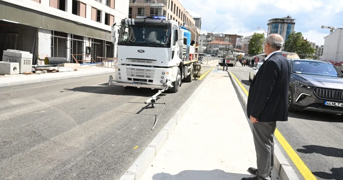 Malatya Büyükşehir Belediye Başkanı Sami Er, Turgut Temelli Caddesi’nin Kurban