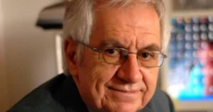 Bitki çayları ve tıbbi bitkiler alanında uzman Prof. Dr. Ekrem