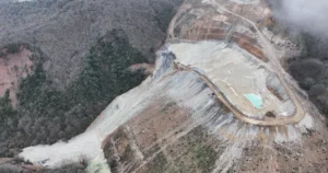 Bursa'da Yenişehir Çevre Platformu Sözcüsü Erkan Erdem, Kirazlıyayla Köyü’ndeki MeyraMadencilik’e