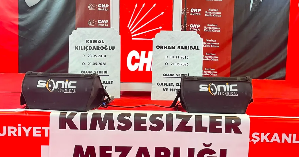 CHP Bursa'nın Merinos Kültür Merkezi'ndeki bayramlaşma programına İl Başkanı Nihat