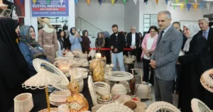 Kocaeli'de Çayırova Belediyesi’nin veli eğitim kurslarında yıl boyunca eğitim gören