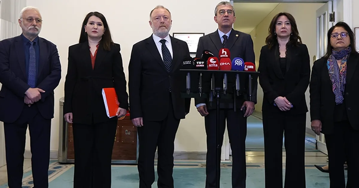 CHP’den DEM Parti’ye ara seçim ziyareti