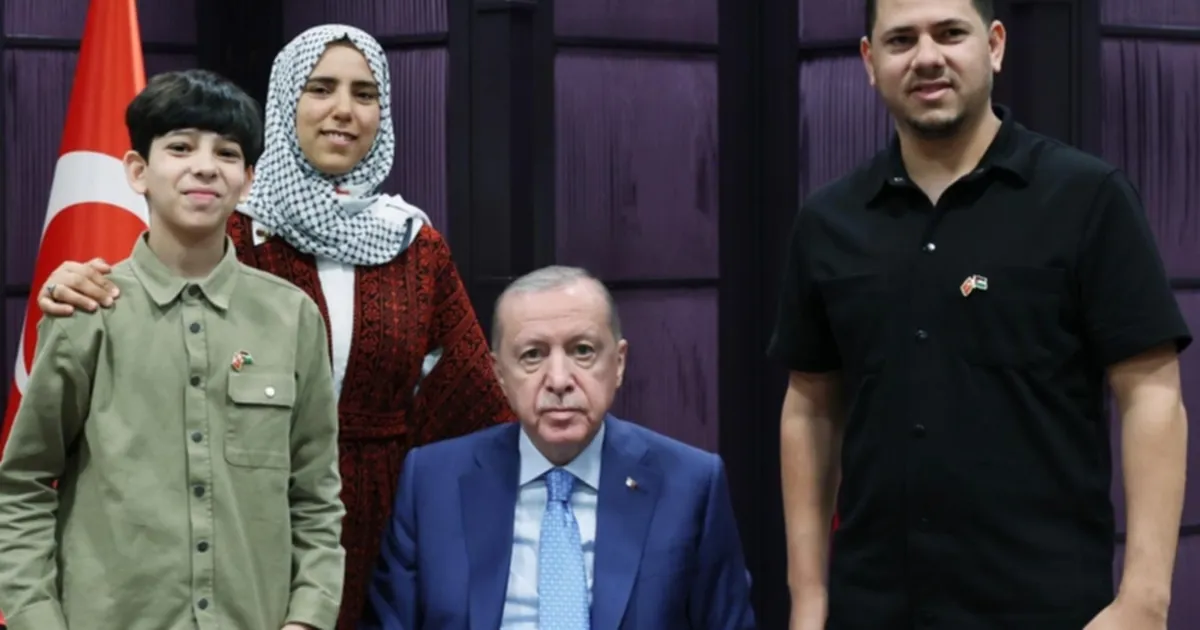 Cumhurbaşkanı Erdoğan, Gazzeli Ebu Cezer ve ailesini kabul etti