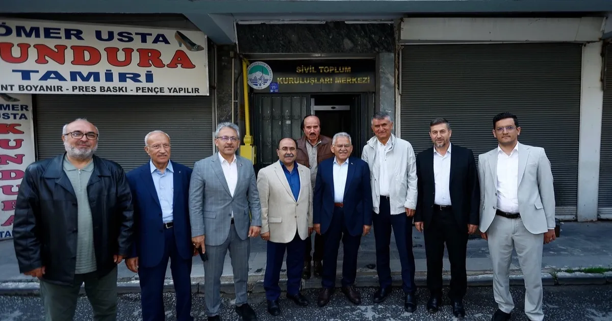 Gönüllü STK’lar Memduh Büyükkılıç’la bayramlaştı