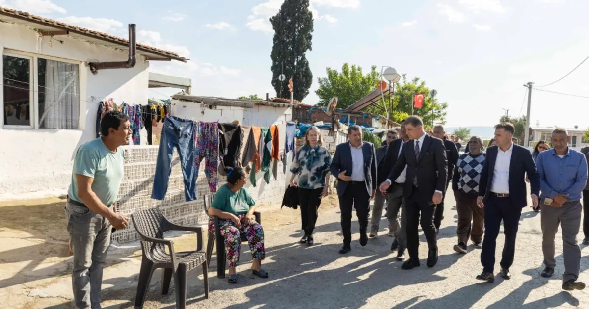 İzmir Çırpı’da Başkan Tugay halkla buluştu