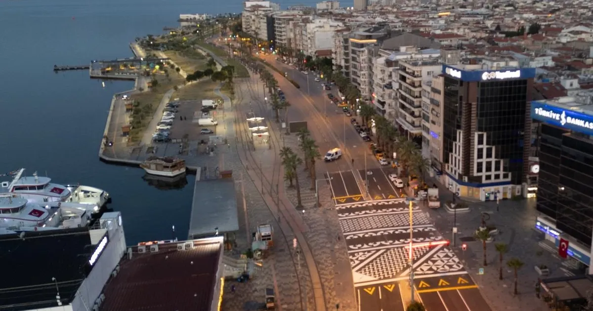 İzmir Karşıyaka’da desenli yaya platformu