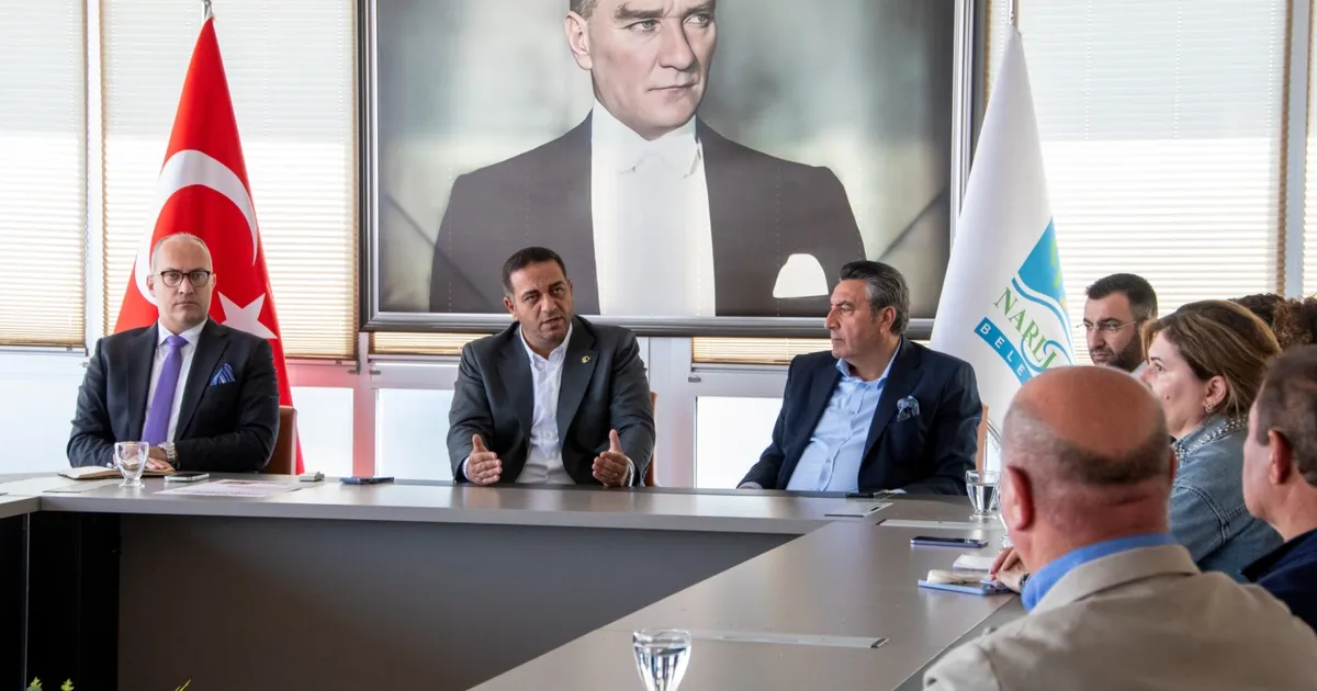 İzmir Narlıdere’de muhtarlarla ortak akıl buluşması
