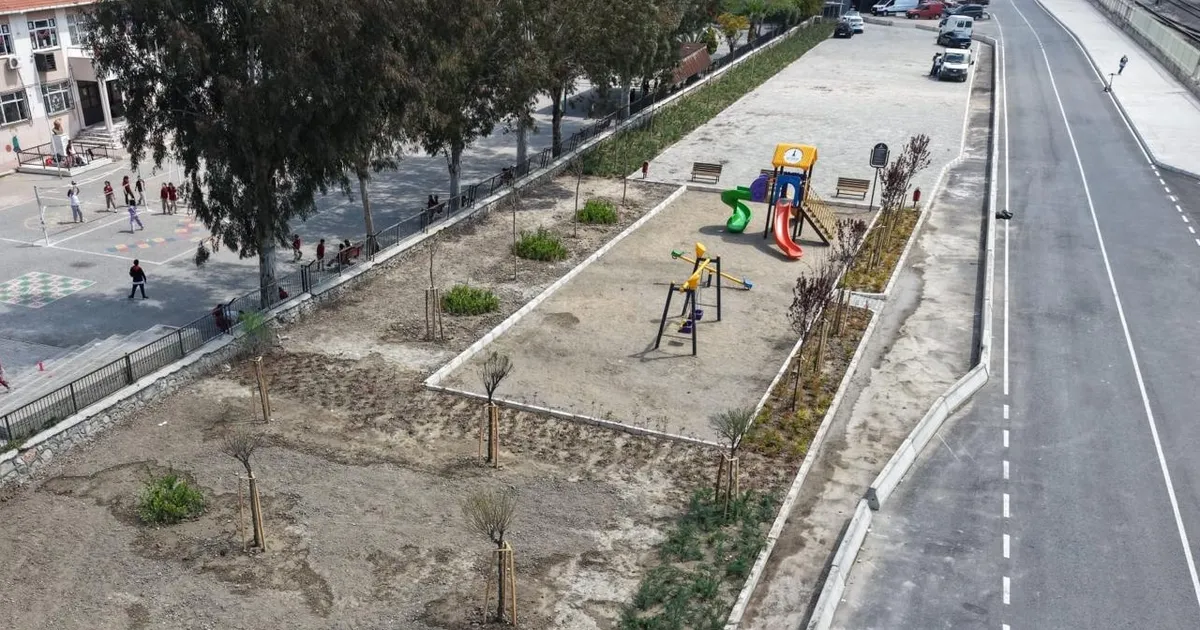 İzmir’de atıl alan mahalle parkına dönüştü