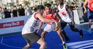 İzmir Büyükşehir Belediyesi’nin Alsancak Gündoğdu Meydanı’nda birinci defa düzenlediği 3X3