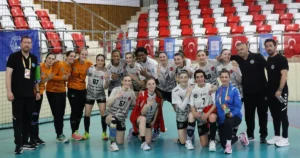 Kadınlar Hentbol Süper Ligi’nde şampiyon Bursa Büyükşehir Belediyespor oldu.