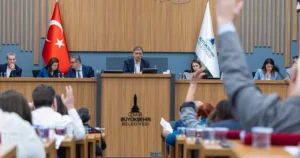 İzmir Büyükşehir Belediyesi Meclisi’nin olağanüstü toplantısında Karşıyaka Zübeyde Hanım Stadyumu