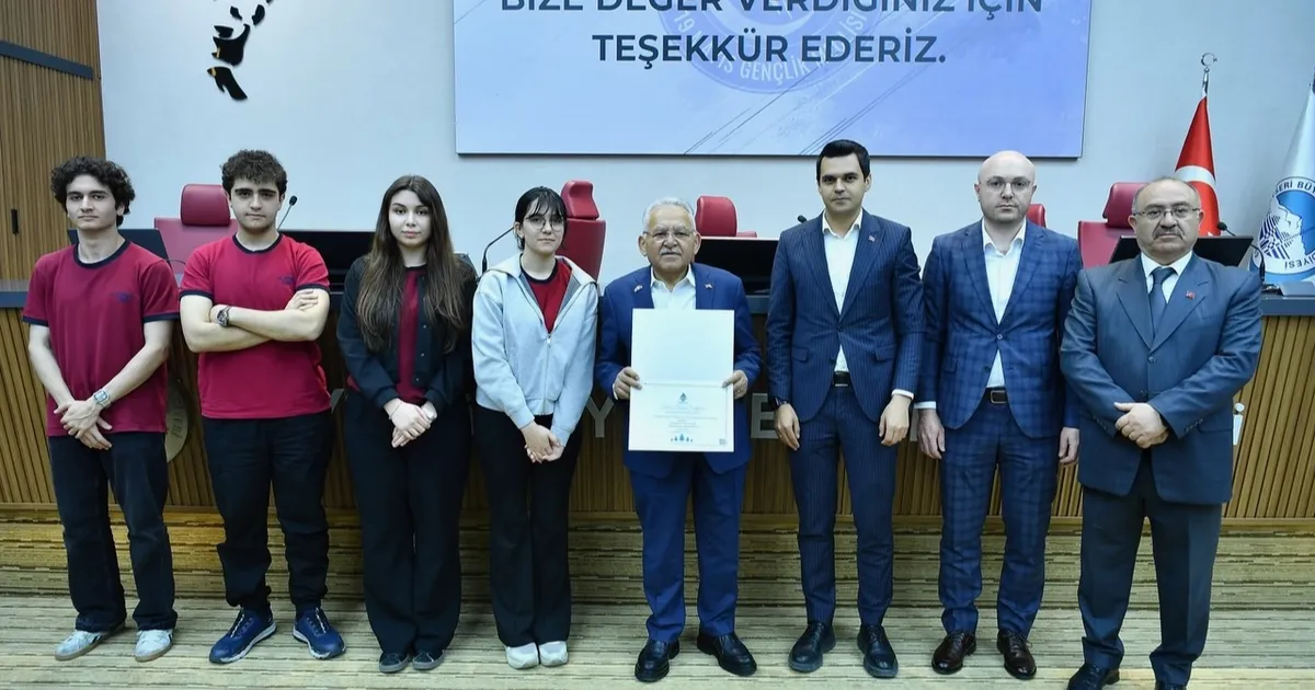 Kayseri Büyükşehir’den 19 Mayıs Temsili Gençlik Meclisi Projesi’ne tam destek