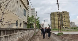 Kayseri Kocasinan Belediye Başkanı Ahmet Çolakbayrakdar, Uğurevler Mahallesi’nde yürütülen kentsel
