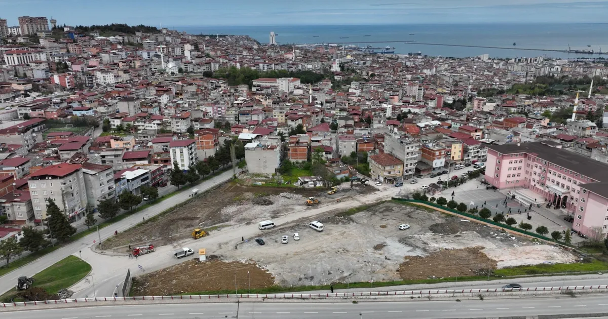 Samsun Büyükşehir Belediyesi tarafından şehir genelinde sürdürülen kentsel dönüşüm çalışmalarında