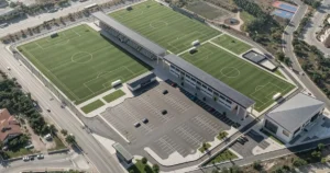 Kocaeli Büyükşehir Belediyesi, spor yatırımlarına bir yenisini ekleyerek Derince’de Sporcu
