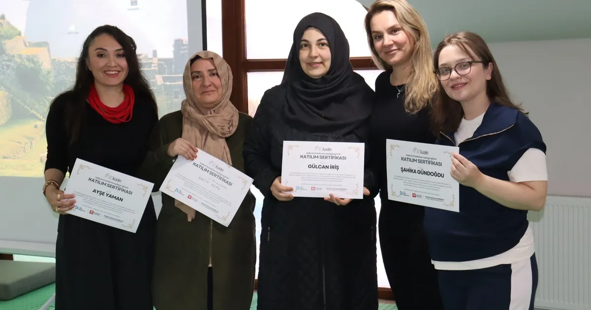 Kocaeli İZGİM’de anne adaylarının sertifika sevinci