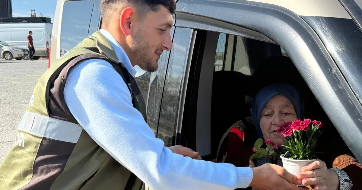 Kocaeli’de mezarlıklarda bayrama yakışan hizmet