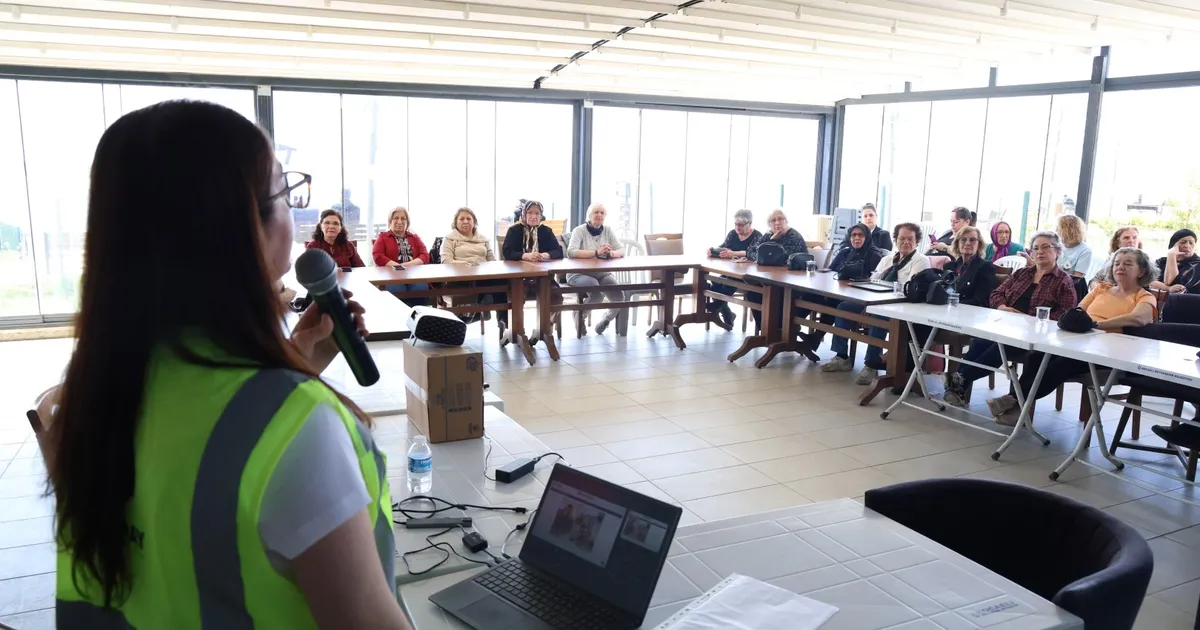 Kocaeli’de vatandaş soruyor, yetkililer Körfezray’ı anlatıyor