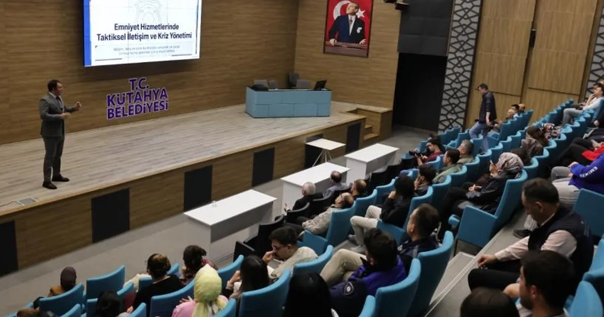 Kütahya’da belediye personeline ‘etkili iletişim’ eğitimi