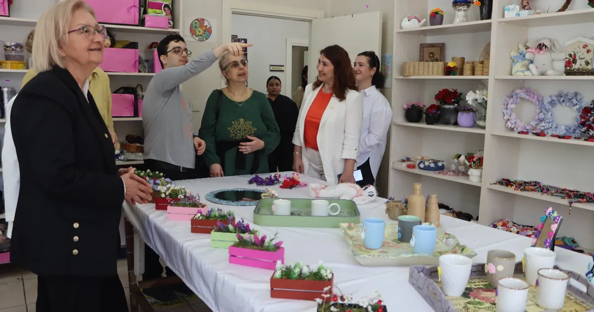 Maltepe’de Üreten Engelliler Merkezi’nde yıl sonu sergisi