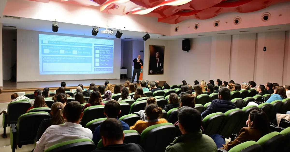 Manisa Büyükşehir Belediyesi, MABEM bünyesinde görev yapan öğretmenlere yönelik seminer