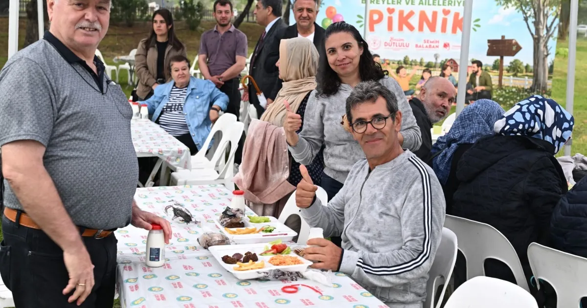Manisa’da özel bireyler Ortaköy’de piknikte buluştu