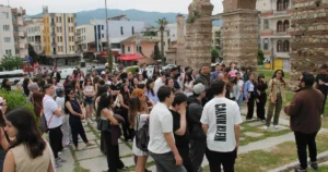 Manisa Büyükşehir Belediyesi’nin düzenlediği kültür gezileri kapsamında Manisalı vatandaşlar Efes