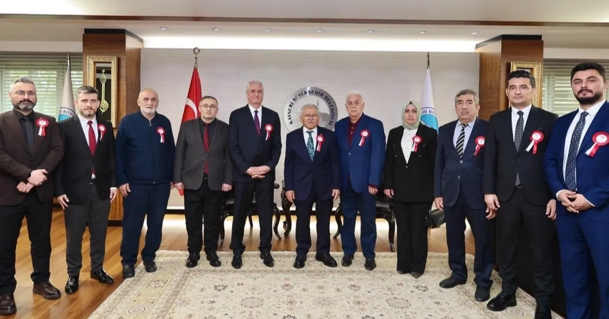 Memduh Büyükkılıç’a ‘Vakıf’ ziyareti