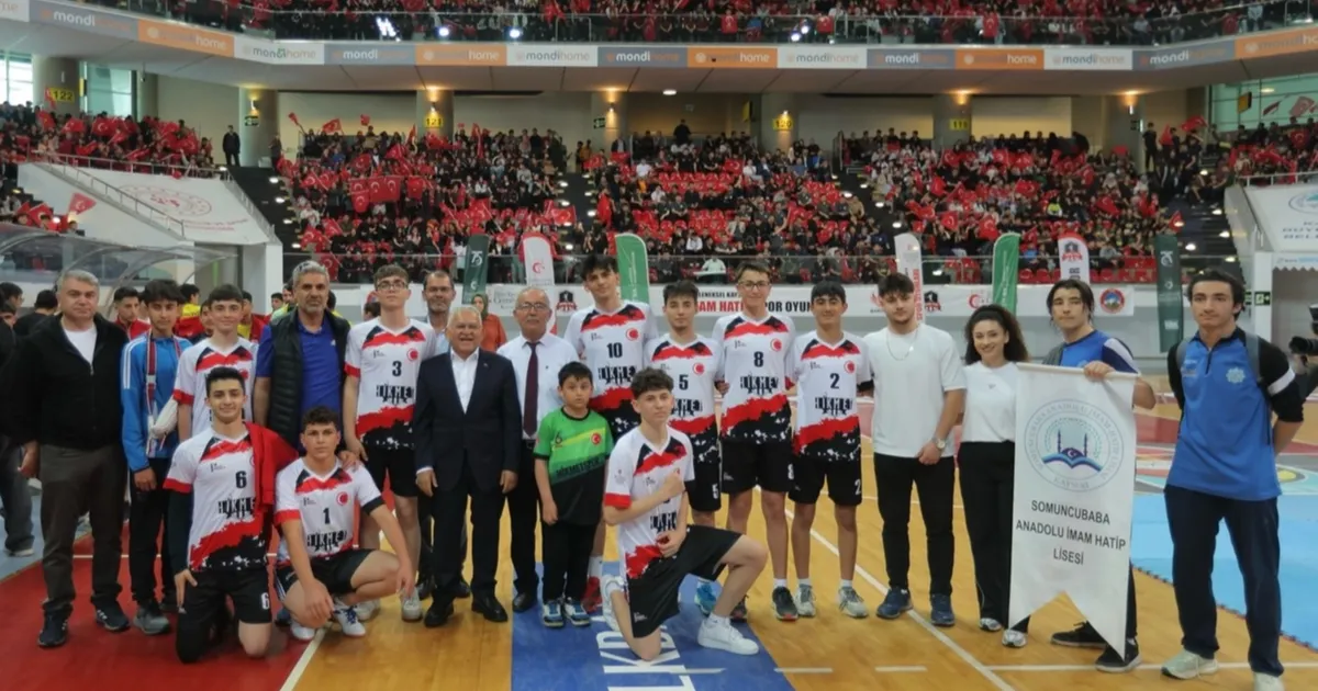 Memduh Büyükkılıç’tan gençlere ‘spor’ mesajı