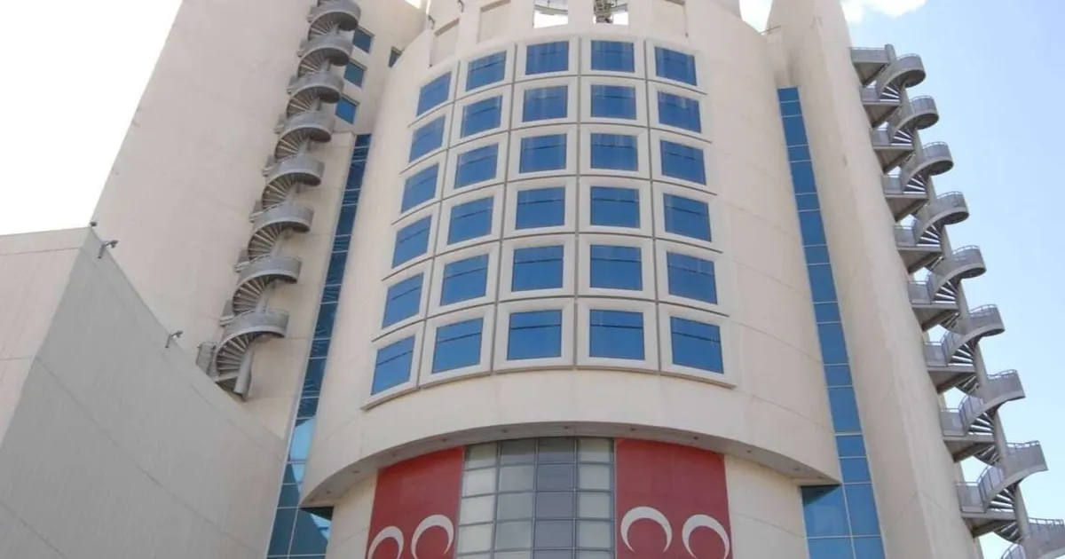 MHP Genel Başkan Yardımcısı E. Semih Yalçın, parti tüzüğünün ilgili
