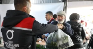 Ordu Büyükşehir Belediyesi, kendi seralarında ürettiği 5 milyon fideyi vatandaşlara