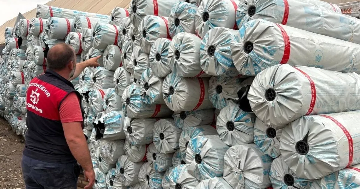 Seraları zarar gören üreticilere Kocaeli’den destek