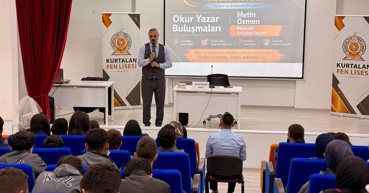 Siirt Kurtalan’da ‘Başarıda arkadaş seçimi’ konferanslarına yoğun ilgi
